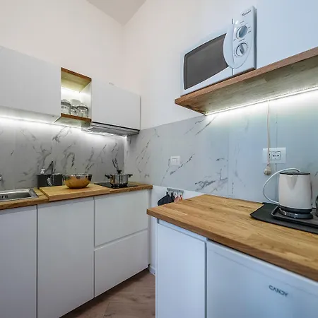 Con Terrazzo Porte Di *
