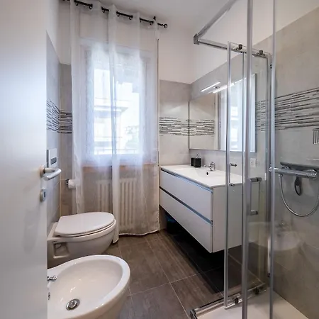 Con Terrazzo Alle Porte Di * Lipomo