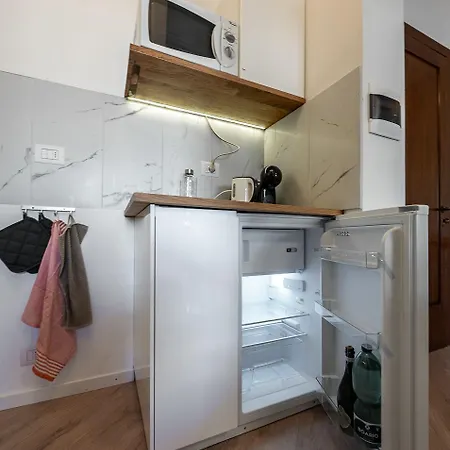 Con Terrazzo Alle Porte Di Lipomo