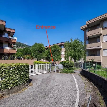 Con Terrazzo Alle Porte Di Apartament