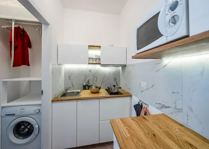 Con Terrazzo Alle Porte Di Lipomo