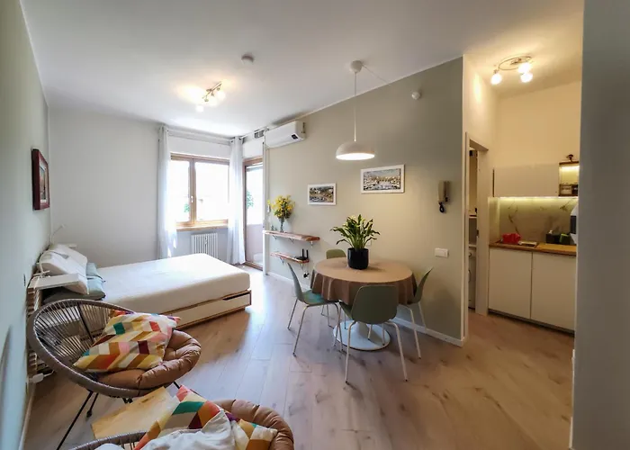 Con Terrazzo Alle Porte Di