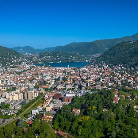 Con Terrazzo Alle Porte Di Lipomo