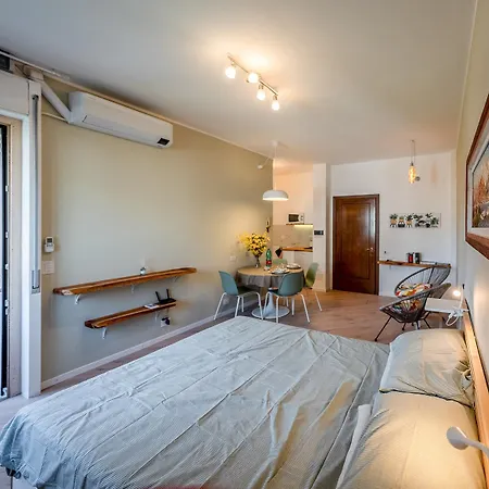 Con Terrazzo Alle Porte Di * Lipomo