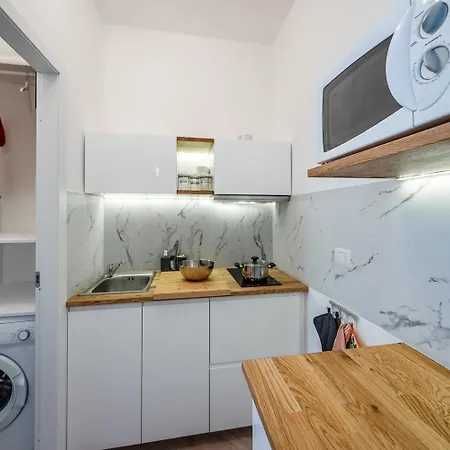 Con Terrazzo Alle Porte Di Lipomo