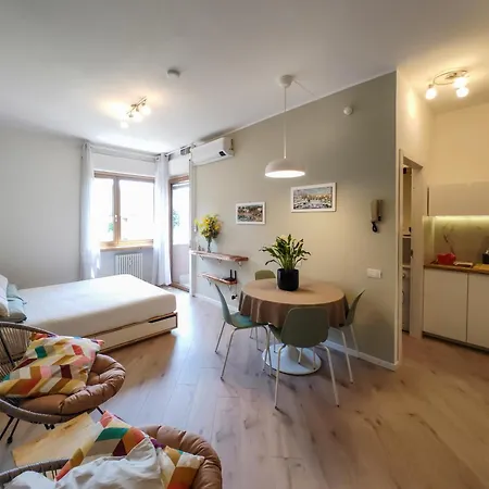 Con Terrazzo Alle Porte Di