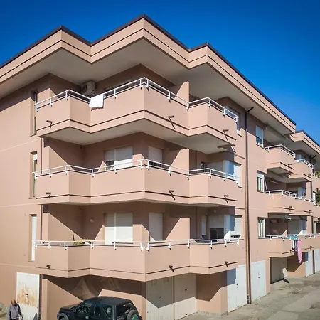 Daire Con Terrazzo Alle Porte Di *